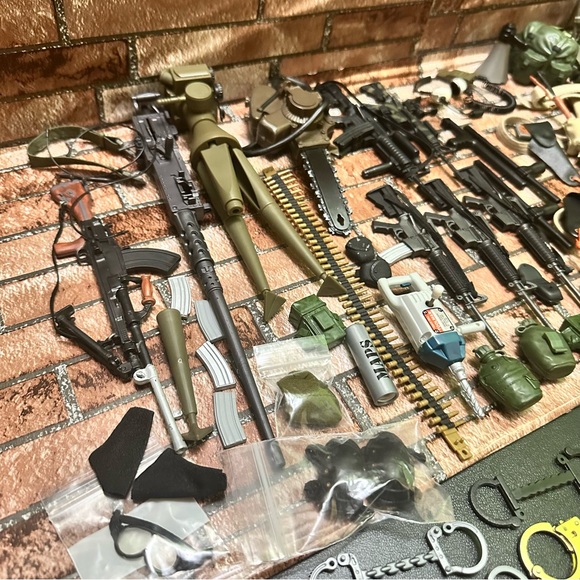 Military Toy Set with Accessories lot